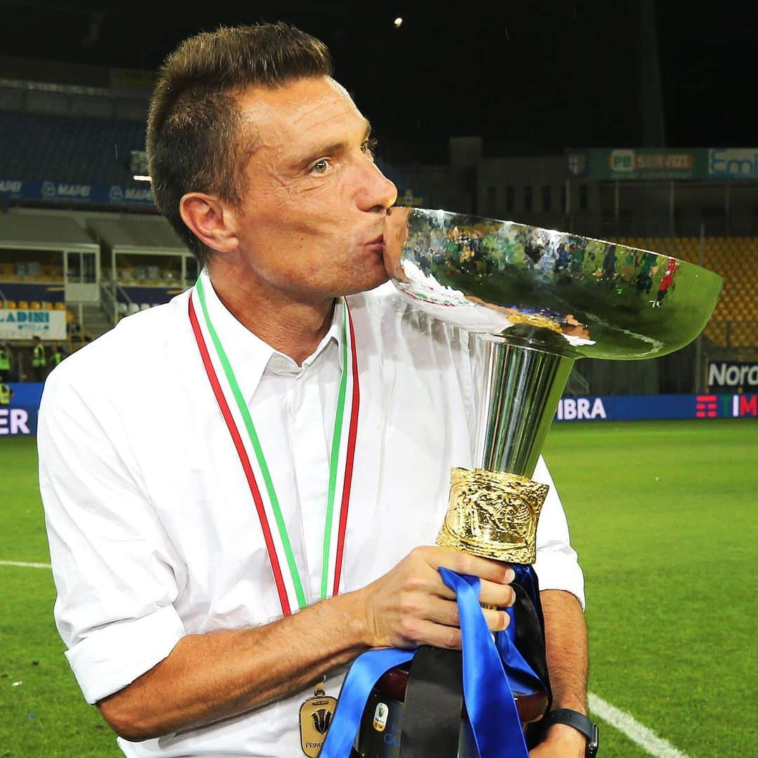 アタランタBCさんのインスタグラム写真 - (アタランタBCInstagram)「That feeling 😘🏆🇮🇹 🙌 Mister #Brambilla 🙌 - #AtalantaPrimavera #GoAtalantaGo ⚫️🔵 #Atalanta #PrimaveraTIM #football」6月15日 23時08分 - atalantabc