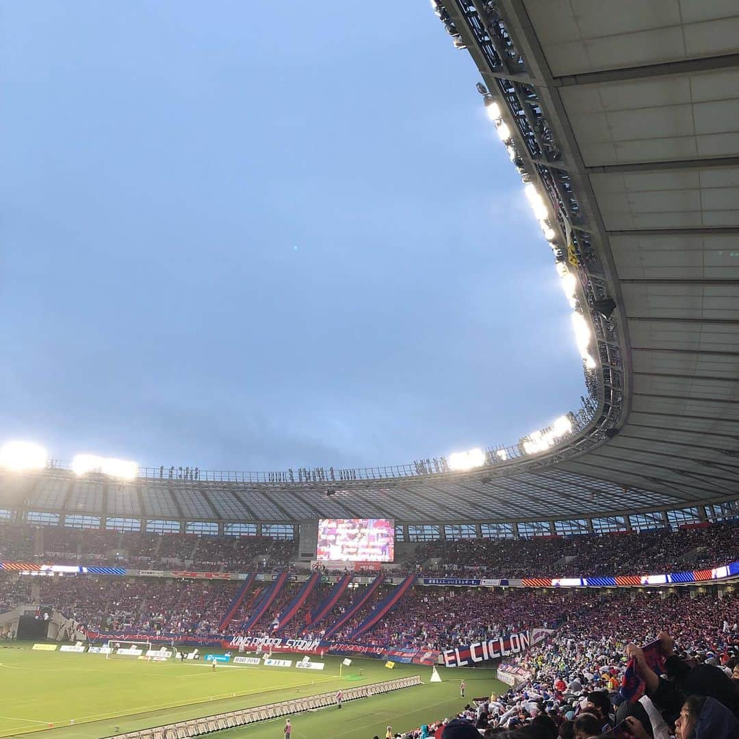 石坂友里さんのインスタグラム写真 - (石坂友里Instagram)「Night game⚽️ FC tokyo vs Vissel kobe 🔥 #FCtokyo」6月15日 23時13分 - yuri.d