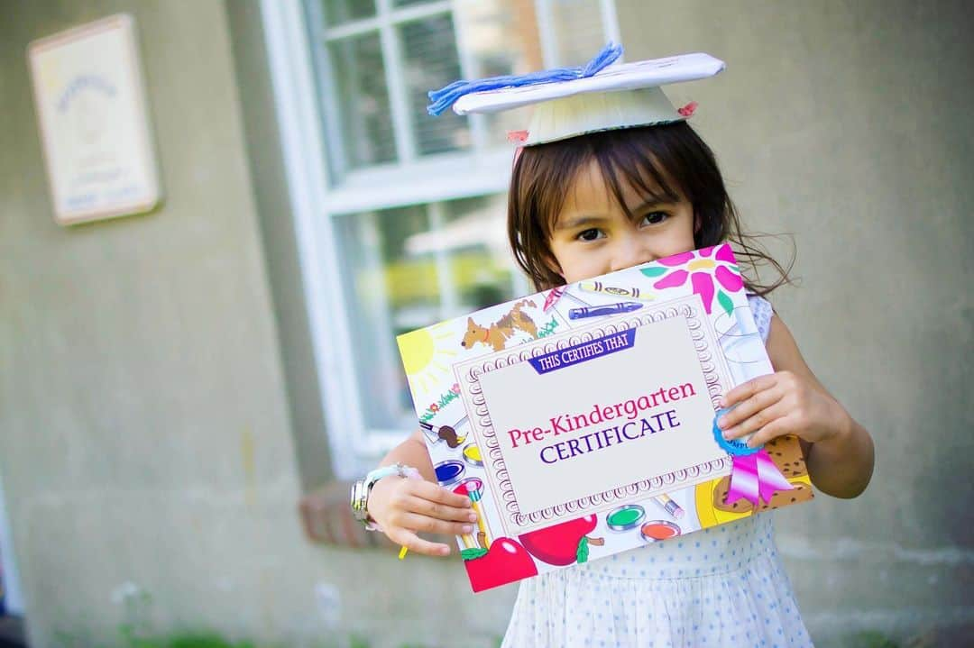 レイドバック・ルークさんのインスタグラム写真 - (レイドバック・ルークInstagram)「One of many milestones to come, my daughter graduating from Pre-K. She’s been ready and all she wants is to ride that school bus! I’m very proud of her, how time flies! ❤️. . Photo by my dearest @ashleynoel_xo 💕」6月15日 23時22分 - laidbackluke