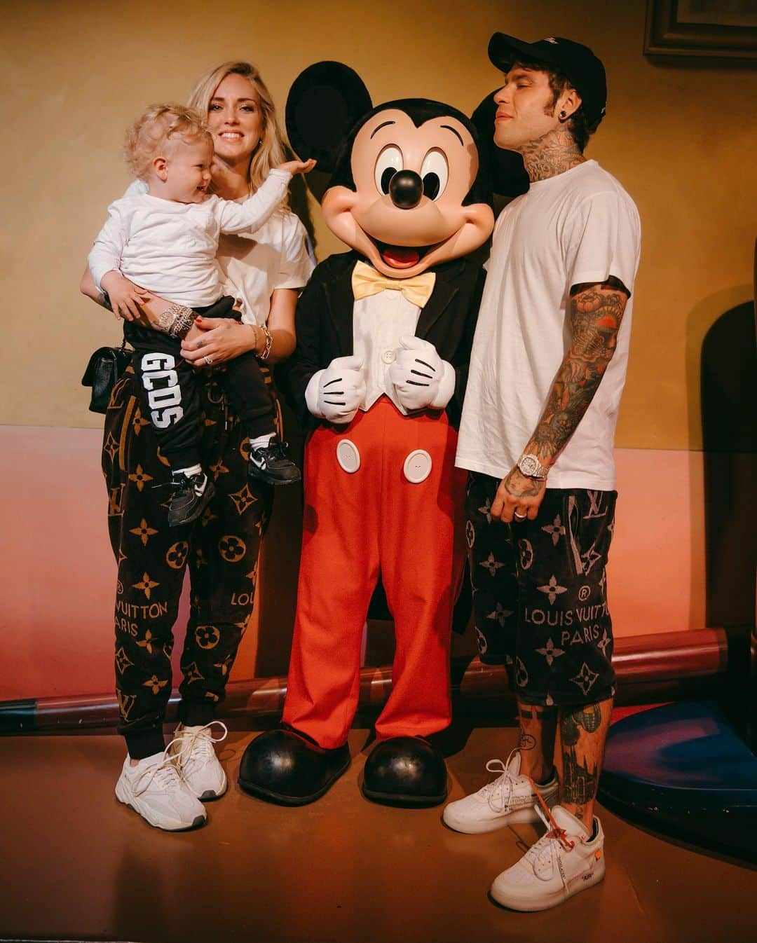 キアラ・フェラーニさんのインスタグラム写真 - (キアラ・フェラーニInstagram)「Disneyland day with the family 🥰 #TheFerragnez Pics by @tadyellow」6月15日 23時19分 - chiaraferragni