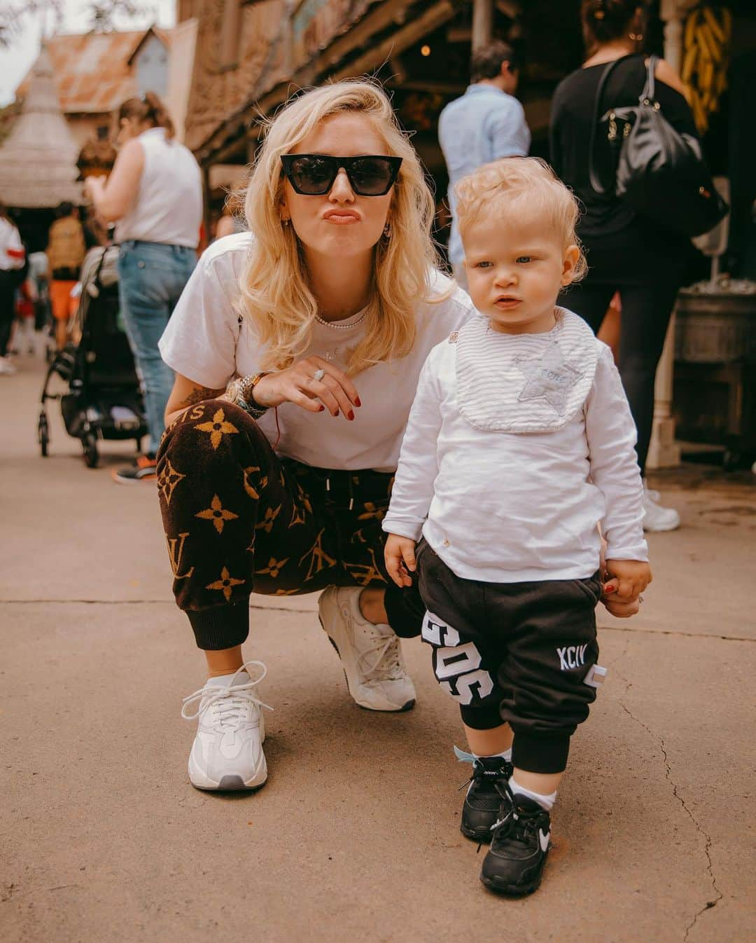 キアラ・フェラーニさんのインスタグラム写真 - (キアラ・フェラーニInstagram)「Disneyland day with the family 🥰 #TheFerragnez Pics by @tadyellow」6月15日 23時19分 - chiaraferragni