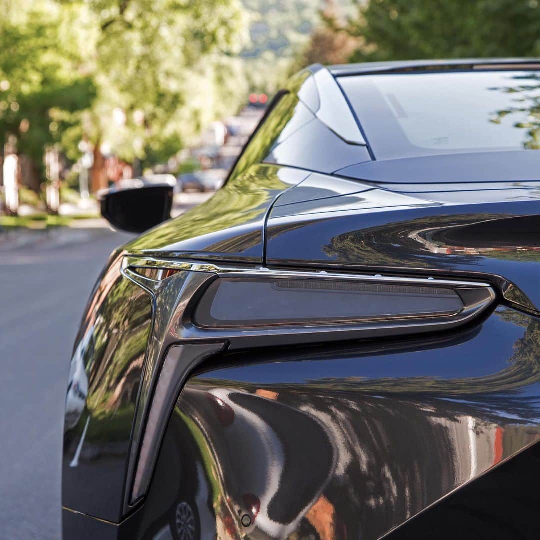 のインスタグラム：「Stunning cars. Decadent cuisine. And a perfect excuse to indulge in both. #FWClassic in Aspen is here. #LexusCulinary」