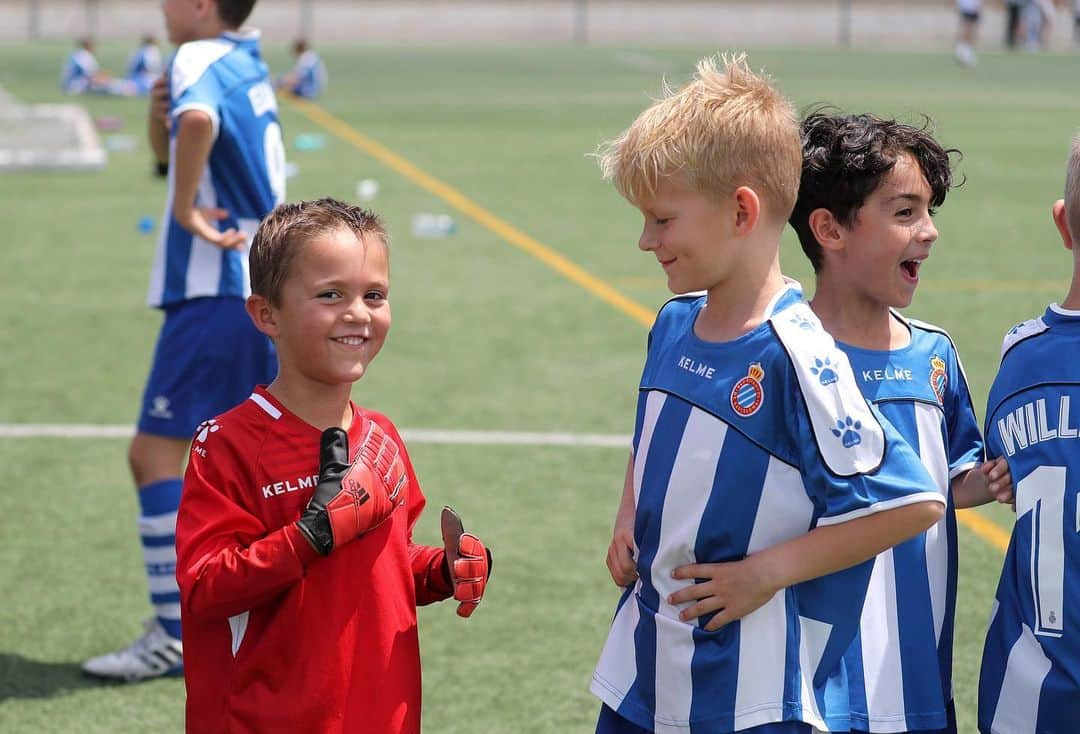 RCDエスパニョールさんのインスタグラム写真 - (RCDエスパニョールInstagram)「Last day! ⚽️ - Un gran any per a tots i totes! Gràcies per confiar en nosaltres! - See you soon! 👋 #RCDE | #volem | #EspanyoldeBarcelona」6月15日 23時26分 - rcdespanyol