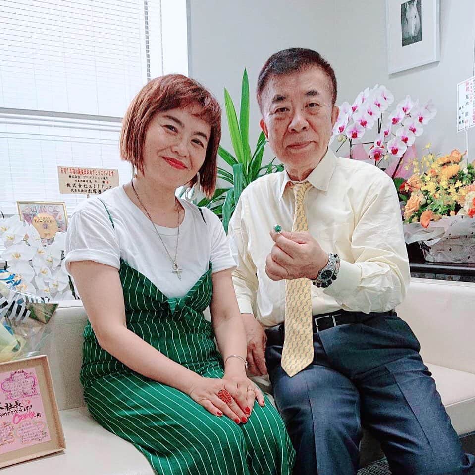榊いずみさんのインスタグラム写真 - (榊いずみInstagram)「昨日は尾木社長のお誕生日でした‼️お祝いできて嬉しかったです。いつまでも素敵でいてくださいー❤️」6月15日 23時28分 - izumizmroom