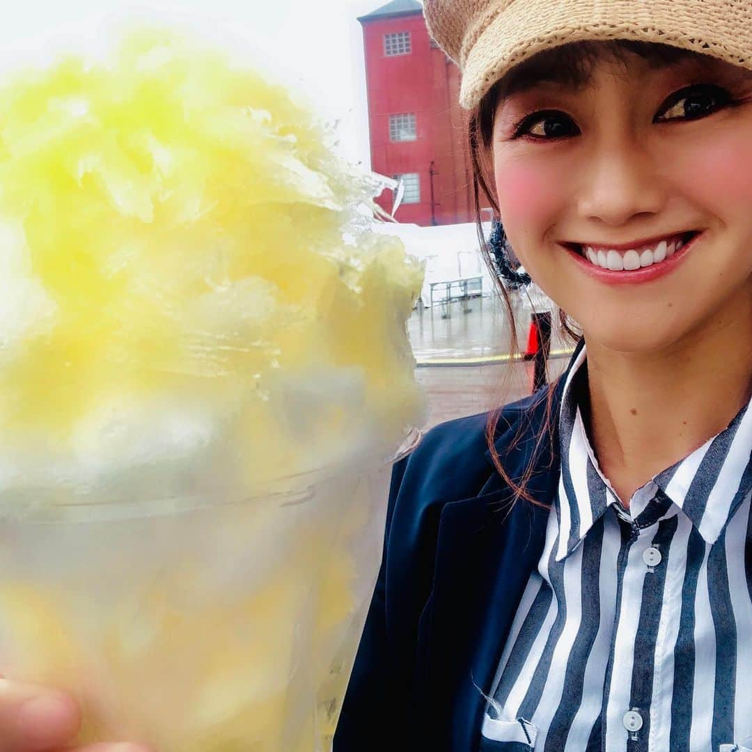 福島和可菜さんのインスタグラム写真 - (福島和可菜Instagram)「グルメンタ😆  #寒かったけど #あえて #かき氷 #だって #大好物なんだもの #家にも #かき氷機 #あるよ #いいヤツ #ふわふわ #美味かった #すぐなくなった #10杯はイケるね #いや #20杯 #果汁 #300% #甘夏 #笑 #雨の日 #お越し下さった皆様 #ありがとうございました #横浜 #赤レンガ倉庫 #広場 #グルメンタ #FMヨコハマ #公開生放送 #生放送の様子はまた落ち着いたらアップします #楽しかった」6月15日 23時29分 - fukushimawakana