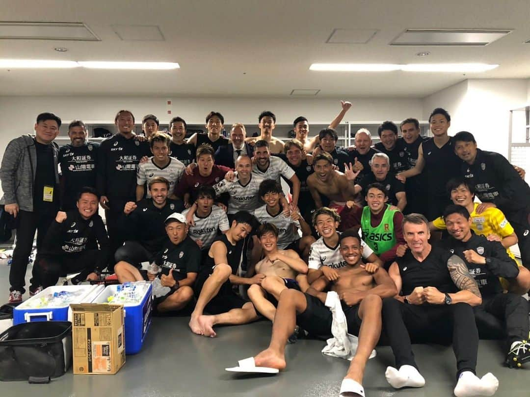 ダビド・ビジャさんのインスタグラム写真 - (ダビド・ビジャInstagram)「➕3️⃣💪🏻⚽️ @visselkobe」6月15日 23時29分 - davidvilla