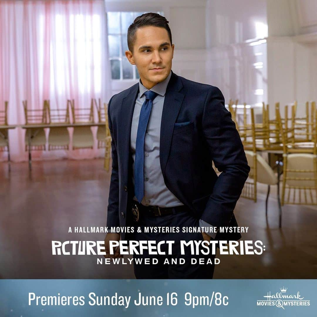 アレクサ・ヴェガさんのインスタグラム写真 - (アレクサ・ヴェガInstagram)「We are so close!!! Are you going to watch #PicturePerfectMysteries this Sunday??? Tweet along live with us!!! @hallmarkmovie @therealcarlospena」6月15日 14時39分 - vegaalexa