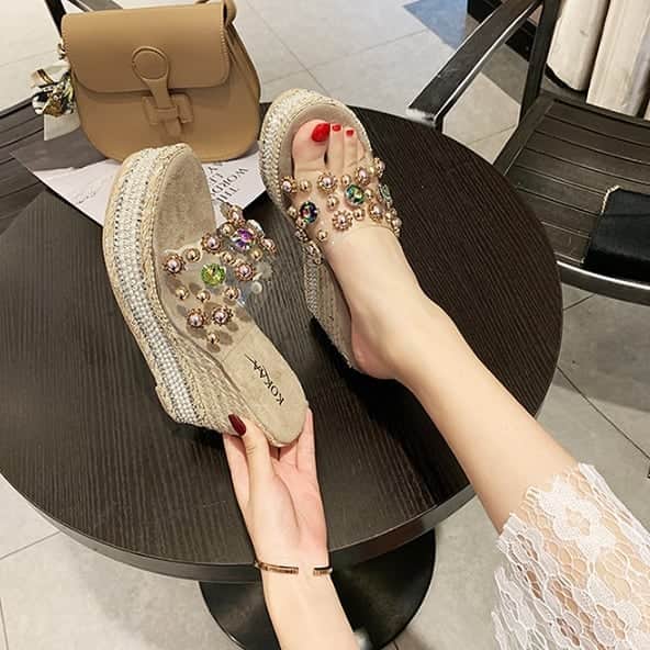 SweetHeart ショップさんのインスタグラム写真 - (SweetHeart ショップInstagram)「商品番号【SHS291208】 【送料込み3580円】  こちらのWEBでこのままご購入いただけますよ。  #リボンサンダル #厚底サンダル #サンダルコーデ #スリッパ #パール#大人ガーリー #ガーリー #snidel #プチプラ #プチプラファッション #l4l #プチプラコーデ #夏ファッション #l4f #夏コーデ #ザラジョ#ママファッション #baseec #ザラ #ユニクロ #ジーユー #いいねした人全員フォローする #スナイデル #今日のコーデ #レディースファッション #zara #夏物 #夏服 #韓国ファッション#オルチャンファッション」6月15日 14時44分 - sweetheartstore0711