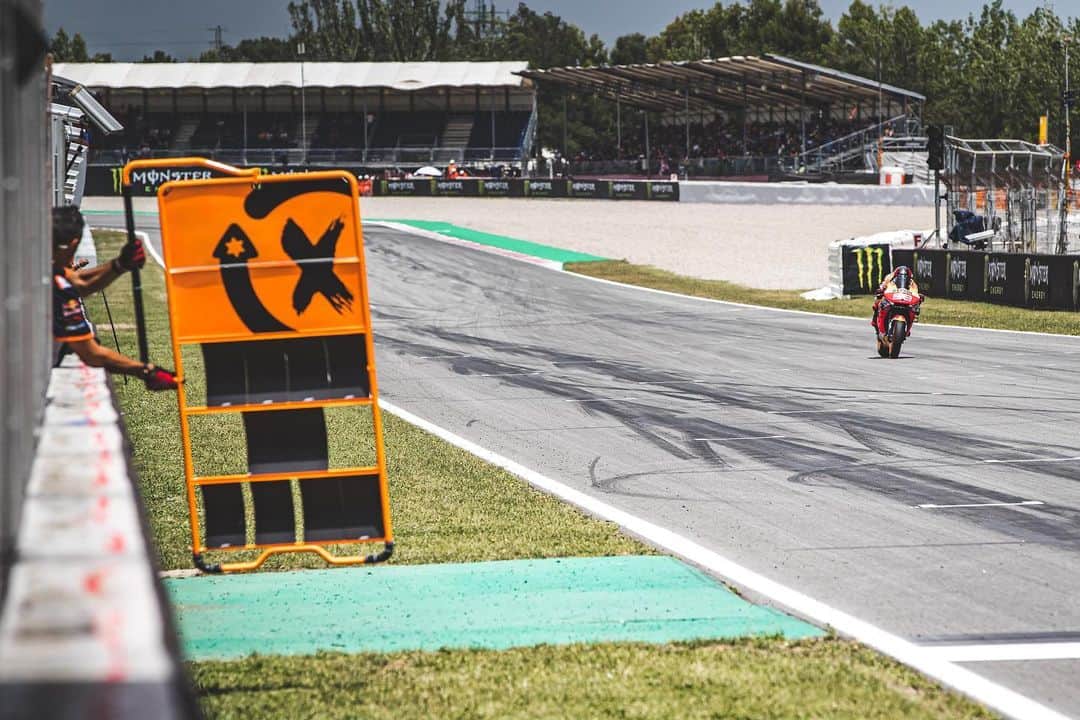 レプソル・ホンダのインスタグラム：「Mantequilla」