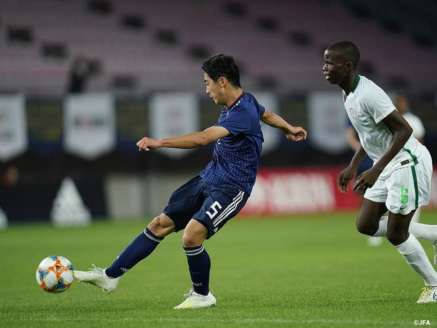 日本サッカー協会さんのインスタグラム写真 - (日本サッカー協会Instagram)「📸Match Photos②﻿ ・﻿ U-16日本代表は「U-16 インターナショナルドリームカップ2019 JAPAN presented by 朝日新聞」の第2戦、U-16ナイジェリア代表との試合に臨みました。 ﻿ ・﻿ 前半を1-1で折り返すと、後半、日本がボールを保持しながらチャンスを伺います。50分、再び勝島新之助選手がアタッキングゾーンでボールを受けると、相手を一人交わし、最後はGKの位置を見て冷静にゴールを決め、再び日本がリードします。﻿ ・﻿ 直後の53分、諏訪間幸成選手がコーナーキックをヘディングで合わせて3-1とリードを広げ、85分には、勝島新之助選手が3点目を決め、4-1で試合終了、U-16日本代表が勝利しました。 ﻿ ・﻿ 次戦、U-16日本代表は 16日(日)に優勝をかけ、U-16メキシコ代表と対戦します。 ﻿ ・﻿ 🏆U-16インターナショナルドリームカップ2019 JAPAN presented by 朝日新聞﻿ 🆚U-16ナイジェリア代表🇳🇬﻿ 📍ユアテックスタジアム仙台﻿ 🎫入場無料！﻿ 📺スカパー！　/　JFATV﻿ ・﻿ GK	1 #田中春希﻿ DF	4 #波本頼　→ 42' 2 #諏訪間幸成﻿ DF	5 #大迫蒼人﻿ DF	13 #森田翔 (Cap.) DF	17 #工藤孝太 ﻿ MF	6 #東廉 → 67' 15 #中村仁郎 ﻿ MF	8 #三木仁太 → 86' 3 #松木玖生 ﻿ MF	16 #山崎太新 → 67' 7 #豊田晃大 ﻿ FW	9 #勝島新之助 ﻿ FW	10 #千葉寛汰 → 75' 18 #河野孝汰 ﻿ FW	11 #原直生 → HT' 14 #山根陸 ﻿ ・﻿ #daihyo #jfa」6月15日 15時05分 - japanfootballassociation