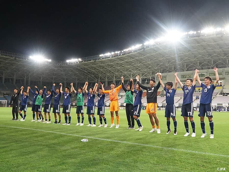 日本サッカー協会さんのインスタグラム写真 - (日本サッカー協会Instagram)「📸Match Photos①﻿ ・﻿ U-16日本代表は「U-16 インターナショナルドリームカップ2019 JAPAN presented by 朝日新聞」の第2戦、U-16ナイジェリア代表との試合に臨みました。 ﻿ ・﻿ 前半を1-1で折り返すと、後半、日本がボールを保持しながらチャンスを伺います。50分、再び勝島新之助選手がアタッキングゾーンでボールを受けると、相手を一人交わし、最後はGKの位置を見て冷静にゴールを決め、再び日本がリードします。﻿ ・﻿ 直後の53分、諏訪間幸成選手がコーナーキックをヘディングで合わせて3-1とリードを広げ、85分には、勝島新之助選手が3点目を決め、4-1で試合終了、U-16日本代表が勝利しました。 ﻿ ・﻿ 次戦、U-16日本代表は 16日(日)に優勝をかけ、U-16メキシコ代表と対戦します。 ﻿ ・﻿ 🏆U-16インターナショナルドリームカップ2019 JAPAN presented by 朝日新聞﻿ 🆚U-16ナイジェリア代表🇳🇬﻿ 📍ユアテックスタジアム仙台﻿ 🎫入場無料！﻿ 📺スカパー！　/　JFATV﻿ ・﻿ GK	1 #田中春希﻿ DF	4 #波本頼　→ 42' 2 #諏訪間幸成﻿ DF	5 #大迫蒼人﻿ DF	13 #森田翔 (Cap.) DF	17 #工藤孝太 ﻿ MF	6 #東廉 → 67' 15 #中村仁郎 ﻿ MF	8 #三木仁太 → 86' 3 #松木玖生 ﻿ MF	16 #山崎太新 → 67' 7 #豊田晃大 ﻿ FW	9 #勝島新之助 ﻿ FW	10 #千葉寛汰 → 75' 18 #河野孝汰 ﻿ FW	11 #原直生 → HT' 14 #山根陸 ﻿ ・﻿ #daihyo #jfa」6月15日 15時03分 - japanfootballassociation