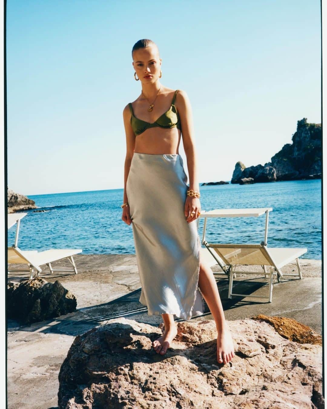 ASOSさんのインスタグラム写真 - (ASOSInstagram)「Rise and shiny 🔎 ASOS DESIGN satin slip skirt (1460211) Twiin bikini top (1431990)」6月15日 15時10分 - asos