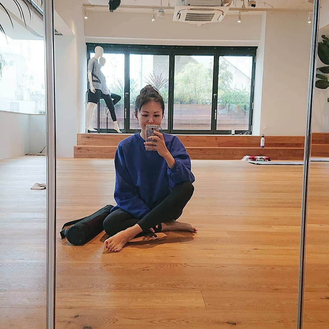 園原ゆかりさんのインスタグラム写真 - (園原ゆかりInstagram)「weekend yoga♡♡ #yoga #yogagirl #exercise #workout #gym #selfie #healthy #life #studio #fitness #bodymake #shape #fit #nomakeup #tokyomodel #tokyo #model #🇯🇵 #asiangirl #日式 #时装模特 #ヨガ #身体づくり #健康 #筋トレ #ワークアウト #ご自愛 #ヨガウェア #ストレッチ」6月15日 15時15分 - yucari0108