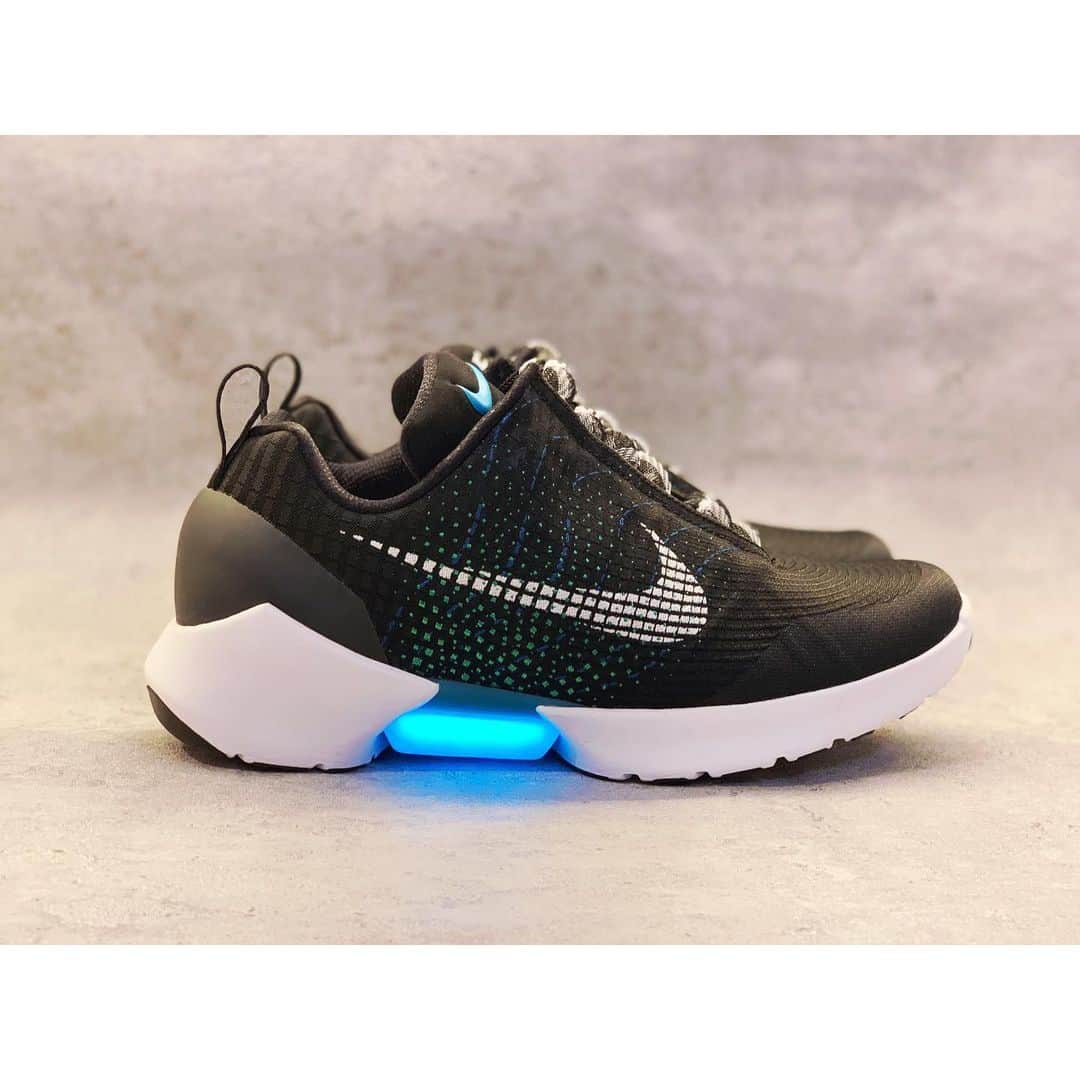 RINKAN渋谷店さんのインスタグラム写真 - (RINKAN渋谷店Instagram)「ㅤㅤㅤㅤㅤㅤㅤㅤㅤㅤㅤㅤ 【New Arrival 】 《Nike HyperAdapt 1.0》  履いた人の足の形状に合わせて機能する「E.A.R.L.（自動シューレース調整システム）」が搭載され、一人ひとり異なるレースの結び方やフィット感のある一足です。  今までにない画期的なスニーカーと言えるでしょう。  サイズご用意しておりますので、 是非店頭にて体験してみて下さい！ . #rinkan #shibuya #supreme #supremenorthface #offwhitenike #yeezyboost #yeezyboost350V2 #rafsimons #calvinklein #alyx #kapital #gosharubchinskiy #acoldwall #louisvuitton #vetements #balenciaga #vlone #offwhite #readymade #yeezy #yeezyseason #fearofgod #fog #doublet #needles #undercover #ambush  RINKAN 渋谷 03-5458-3050」6月15日 15時16分 - rinkan_shibuya