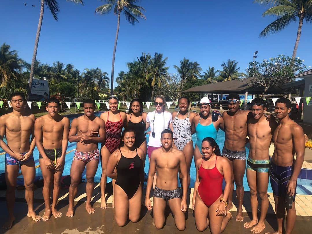 ブロンテ・バラットさんのインスタグラム写真 - (ブロンテ・バラットInstagram)「Bula! I had a blast coaching these guys in Fiji today. 🌴🏊‍♀️🤗」6月15日 15時31分 - brontebarratt