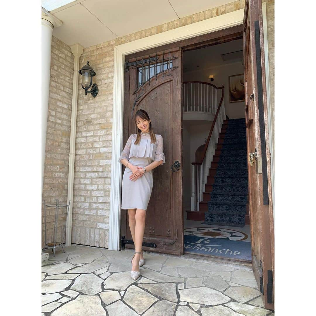 渡部いずみさんのインスタグラム写真 - (渡部いずみInstagram)「聞いてくれた人ありがとー😆🙌妹の結婚式の服は楽天の😆‼全く洒落っ気なくてごめん！️笑  親族の結婚式だから豊胸アピールを消し去るデザインを探して探してノイローゼなりかけてコレに辿り着きました😆️‼️なんせバストが100cmあるので（爆）ドレス選びがまじ大変🤣💞 #整形#豊胸#豊胸手術#プリモ麻布十番クリニック#眼瞼下垂#鼻中隔延長#隆鼻#眉間ゴアテックス#脂肪吸引#セラミック#美容整形#人生カスタム#人生一度#明日やろうは馬鹿野郎#第２の産みの親#大場先生」6月15日 15時23分 - pincher__izumi