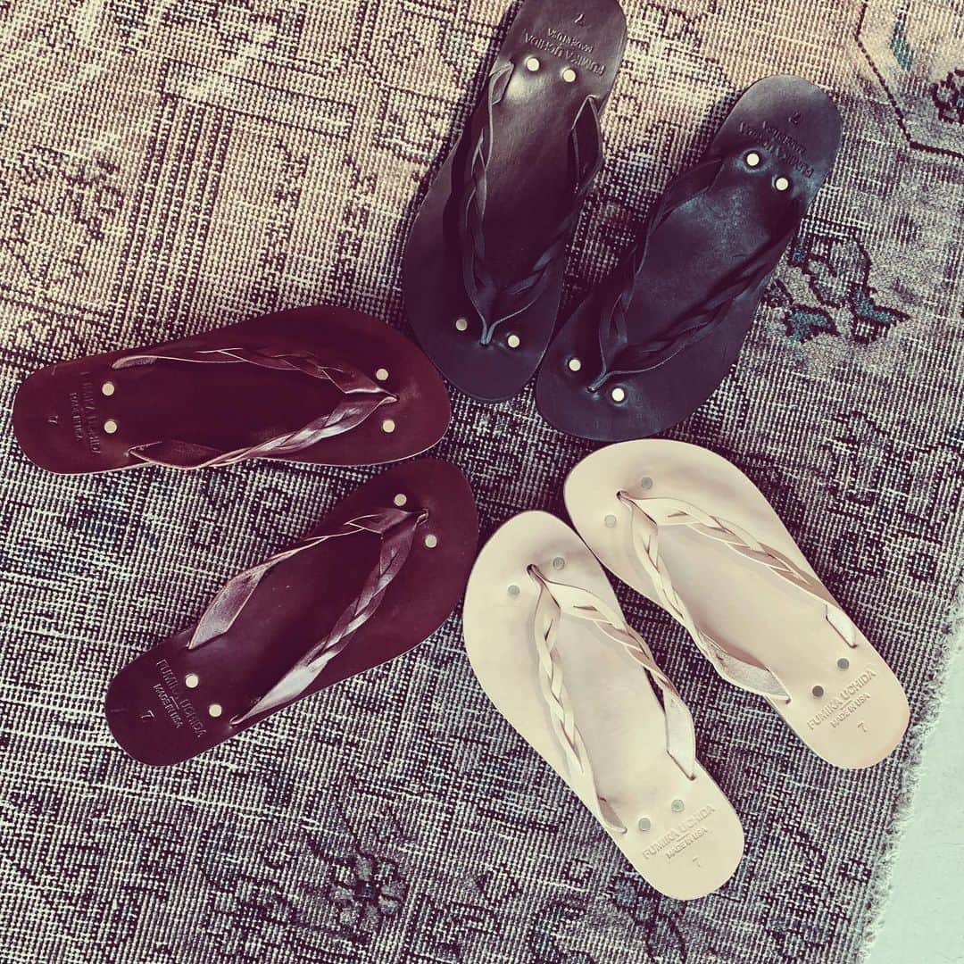 鑑田幸代のインスタグラム：「AFRICAN SANDAL #fumikauchida  #fumika_uchida  #新色♡ #vibramsole」