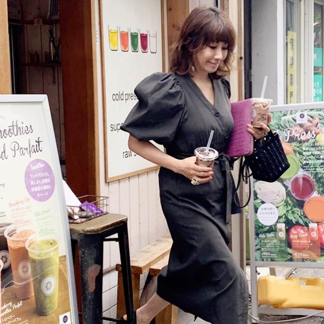 風間ゆみえのインスタグラム：「久しぶりに中目黒のTrueberryへ  海南鶏飯のランチの後、デザートが欲しくなって恵比寿からひと駅、中目黒まで、ローカカオのデザートドリンク、美味しい🥰  #yumie_k_style」