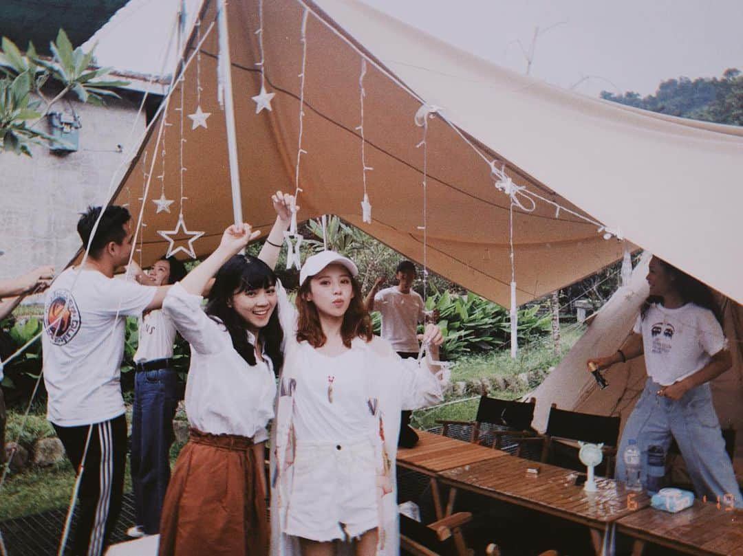 紀卜心さんのインスタグラム写真 - (紀卜心Instagram)「今晚要睡的地方⛺️🌛 佈置ing  #camp」6月15日 15時53分 - eatzzz7