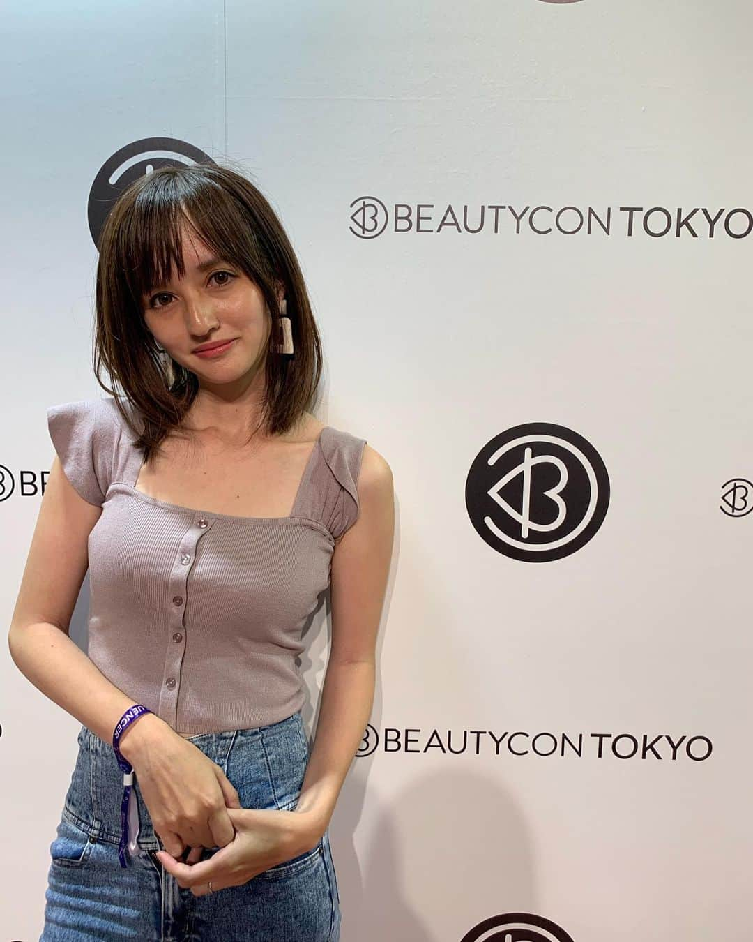 奥山絵里奈さんのインスタグラム写真 - (奥山絵里奈Instagram)「#LA 最大の#美容フェス #beautycon @beautycon が日本初上陸💄  今日明日と#ベルサール渋谷ガーデン にて開催ということで妹 @okuyama_kaori と参加してきました🥰  世界のトレンドを集めた様々な美容ブース、ヘアアレンジやタッチアップなどが出来て楽しめるイベントでした！ 試供品も沢山貰える💕  フォトスポットも沢山あってフォトジェニックな写真もあらゆるところで撮影出来ました💁‍♀️ お土産が豪華でした✨ 色々試してみるの楽しみだな😌  #ビューティーコン #美容イベント #lanvin #奥山姉妹 #ビューティイベント #beautycontokyo #モロッカンオイル #フォトジェニック#PR」6月15日 15時58分 - erinaokuyama