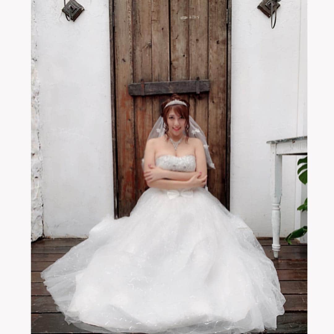 神谷麻美さんのインスタグラム写真 - (神谷麻美Instagram)「#結婚 してくれますか？🕊💓 ...#撮影 だよ(´•ω•`)💎.◌*」6月15日 16時14分 - asamice428