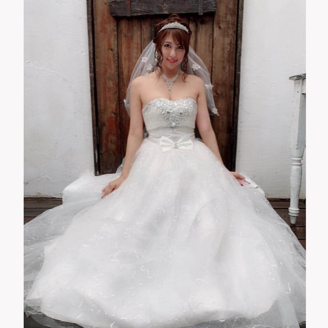 神谷麻美さんのインスタグラム写真 - (神谷麻美Instagram)「#結婚 してくれますか？🕊💓 ...#撮影 だよ(´•ω•`)💎.◌*」6月15日 16時14分 - asamice428
