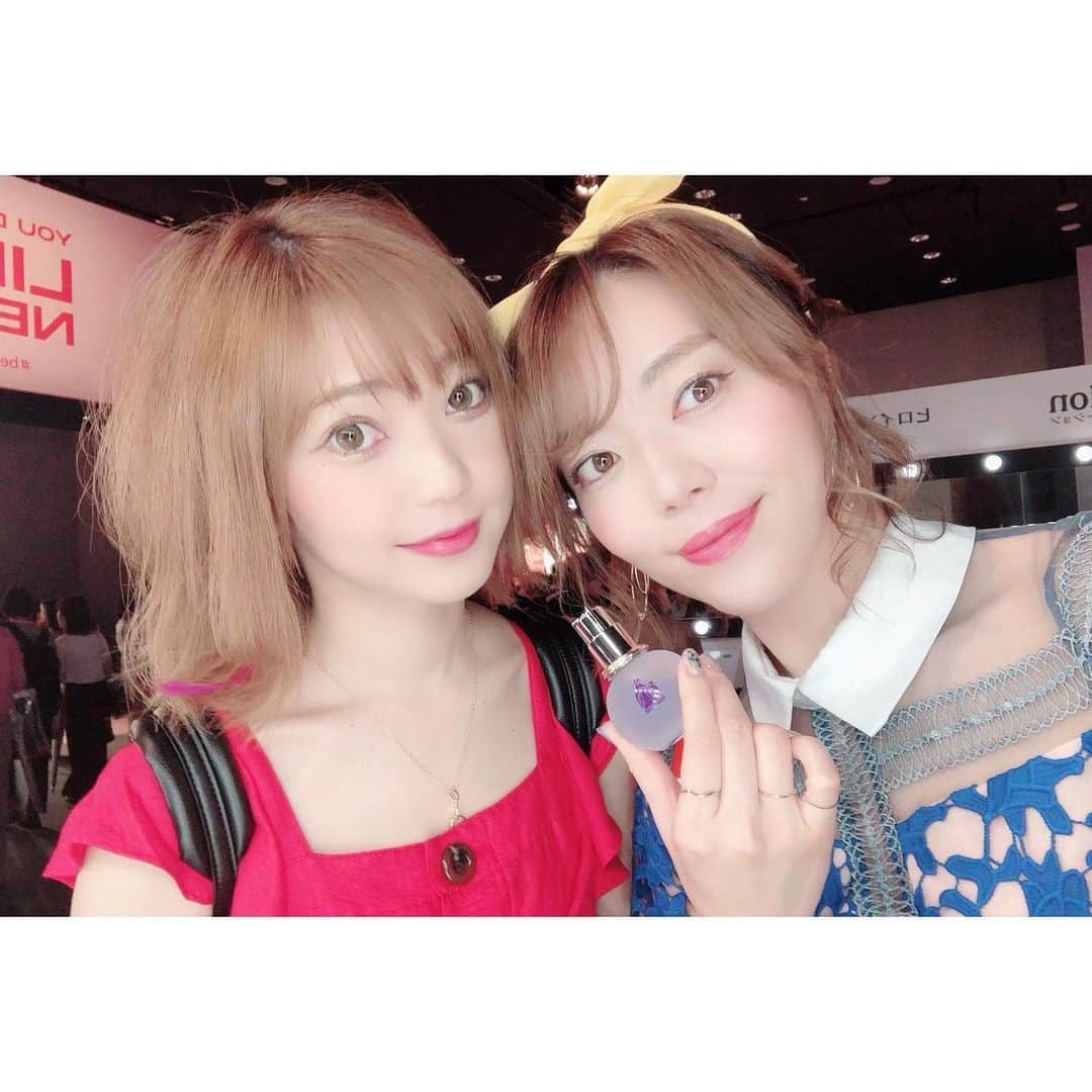 今村仁美さんのインスタグラム写真 - (今村仁美Instagram)「US発の大型ビューティーイベントに行ってきました💕 新しい美容グッツがたくさんあって、刺激になりました🥺✨ もっと美しくなりたいな～🥺 たくさんプレゼント頂いたので、これ使ってもっと自分磨きするぞ✨ 会場で可愛くヘアアレンジして頂いたのは、後でアップします🐰 . . . #beautycontokyo#PR #cosme#happy#beauty #hair#new#space#thankyou」6月15日 16時07分 - imamura_hi