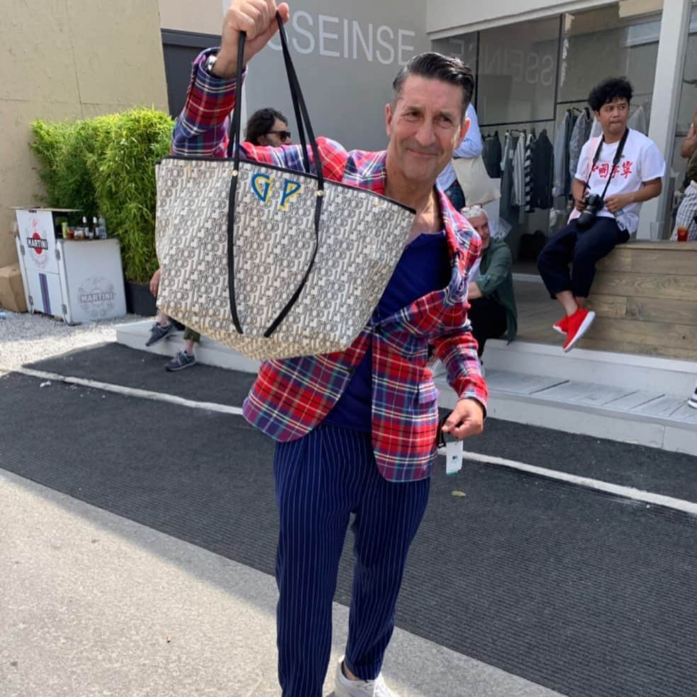 パンツェッタ・ジローラモさんのインスタグラム写真 - (パンツェッタ・ジローラモInstagram)「#Nice #bag ##bag #@lesnob_com @ginzasix_official #bagus #baguio #bagaddict #bagpack #bagoftheday  #bagcharm #bagunça #baglovers ##bags #bagfashion」6月15日 16時21分 - girolamo.me