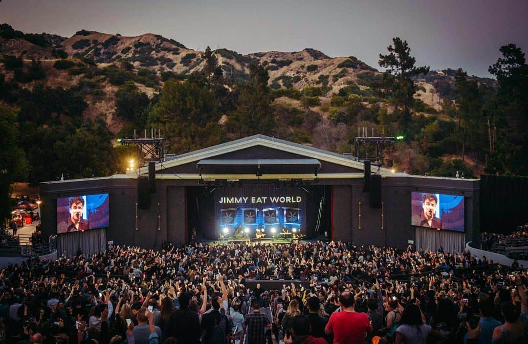 Jimmy Eat Worldさんのインスタグラム写真 - (Jimmy Eat WorldInstagram)「Thank you, L.A. What an incredible first night of the tour. @greek_theatre 📸 @ohalfin」6月15日 16時53分 - jimmyeatworld