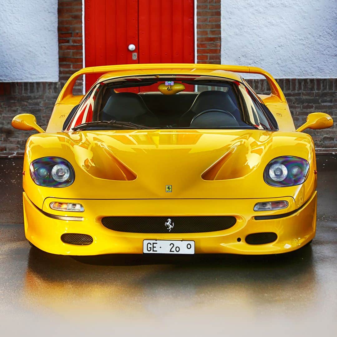 フェラーリさんのインスタグラム写真 - (フェラーリInstagram)「Vintage flair and classic forms. Excellence never goes out of style with the #FerrariF50. #Ferrari」6月15日 17時00分 - ferrari