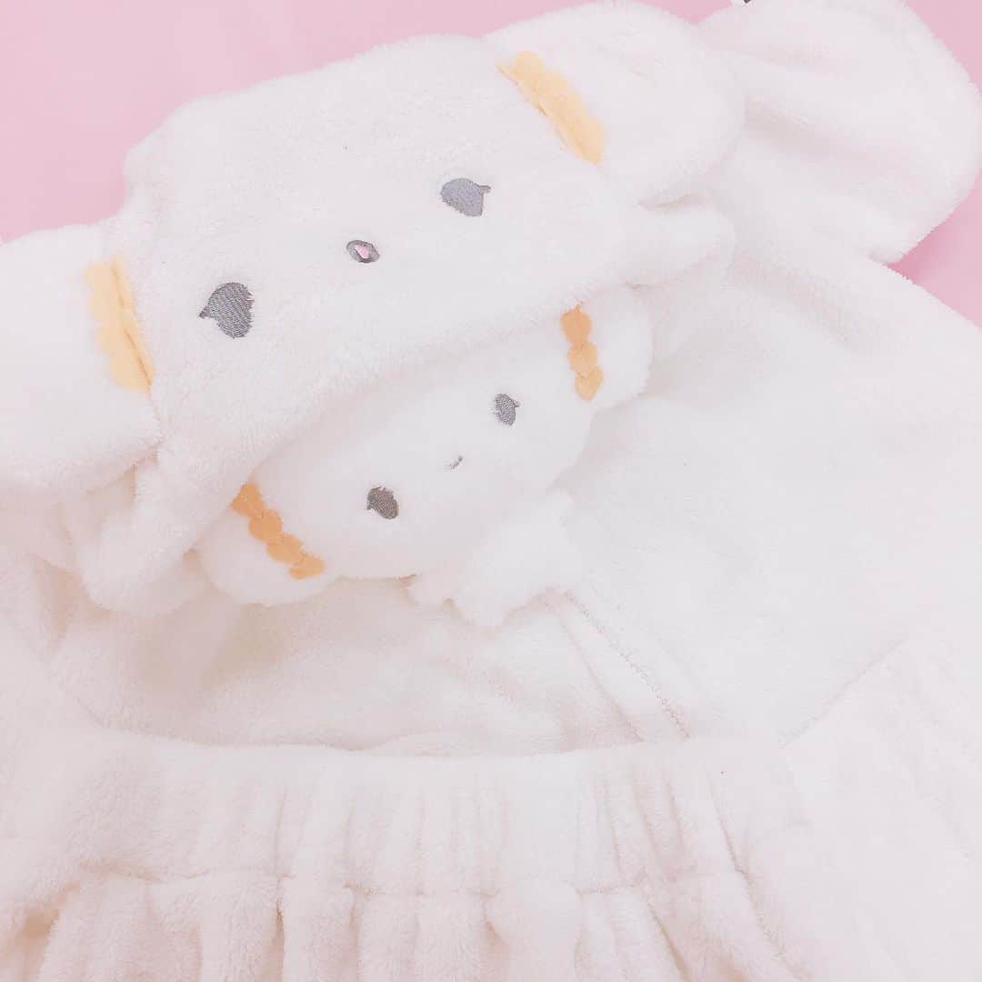 のインスタグラム：「. こぎみゅんのふわもこセットアップだみゅん‥♡ みんなでお揃いで着るみゅん‥？ #詳しくは #こぎみゅん #公式ツイッターを見てほしいみゅん #セットアップ #部屋着 #可愛い #ふわもこ #サンリオ #キャラクター #sanrio #character #flour #cogimyun #kawaii」