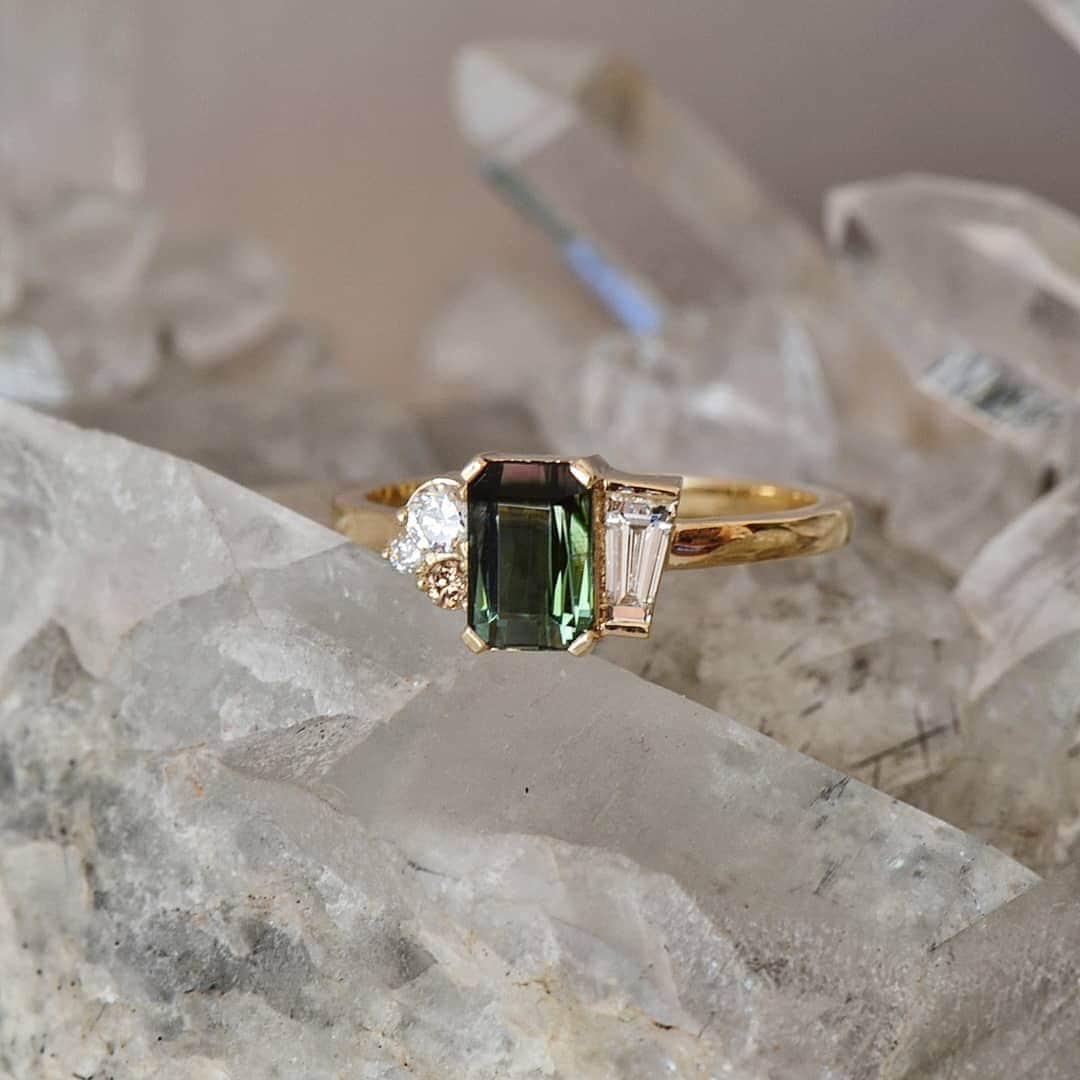 Shannonさんのインスタグラム写真 - (ShannonInstagram)「If you could design any ring, what would it look like and what stones would you use? 🥰 I have to show you how beautiful this bespoke diamond and tourmaline ring is from the amazing NZ jewelry brand @laylakaisicollection! 💕 I worked with LKC to create this custom made STUNNING piece from scratch (swipe to see our design process!) 🔎  Layla did such an amazing job creating this for me - we worked together to design something completely unique and special, working with different compositions and colors... I’m so happy with how it came together! 💎 The stones and diamonds are ethically sourced AND conflict free which is amazing, and the owner of #LKC is a 24 year old Kiwi woman! How cool is that?! 😭🙌🏼 LKC can design rings for you wherever in the world you are - and they will all be made right here in NZ! So special! 🇳🇿 Make sure you check out the @laylakaisicollection page, follow and support a fellow Kiwi business! #shaaanxo #gifted」6月15日 17時44分 - shaaanxo