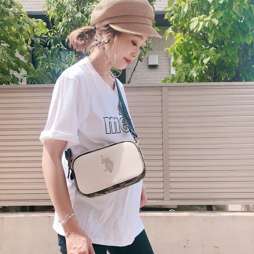 Kikuno Sayumiさんのインスタグラム写真 - (Kikuno SayumiInstagram)「〻casual code〻 ・ ・ ・ Tシャツにデニム ・ 小物をポイントに𓂅 ・ ・ #カモフラ 柄の @uspoloassnのボディバッグにチュールピアスを合わせて甘辛ミックス♡♡ ・ ピアス可愛くて着画撮ったからまた載せます☺︎ ・ ・ ・ tops▶ @laulea_shop bottoms▶ @uniqlo bag▶ @the_platinum_select piece▶ @_hapi.hapi_ cap▶ @donobanweb ・ ・ ・ #マタニティデニム#マタニティウルトラストレッチジーンズ #uniqlo #ユニクロデニム族  #mineby3mootd#オン眉#大人可愛い#ジユジョ#chao_app #ジユパト#楽ちんコーデ #シンプルコーデ#夏コーデ#デニムコーデ#usポロ#pr#USPOLO#マタニティコーデ #ぷんにー#ママリ#ママリファッション#妊娠8ヶ月#mamagirl #locari」6月15日 17時48分 - sayumikikuno