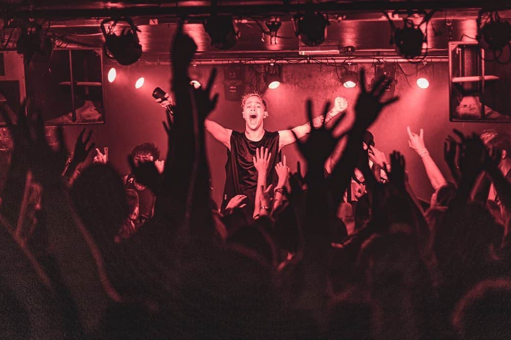 coldrainさんのインスタグラム写真 - (coldrainInstagram)「LONDON🇬🇧❤️ 250 sold out at the 🖤  Sweaty INTIMATE vibes!! Glasgow tonight!DOWNLOAD tomorrow🔥 Photos by @dajoeberlei」6月15日 18時31分 - coldrain_official