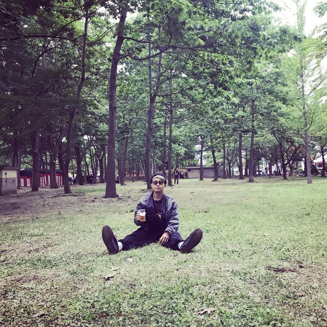 上杉研太さんのインスタグラム写真 - (上杉研太Instagram)「中島公園にてビールとベビーカステラ。  カメラマン連れて歩いてたらYOUTUBERって言われました笑」6月15日 18時32分 - kentauesugi