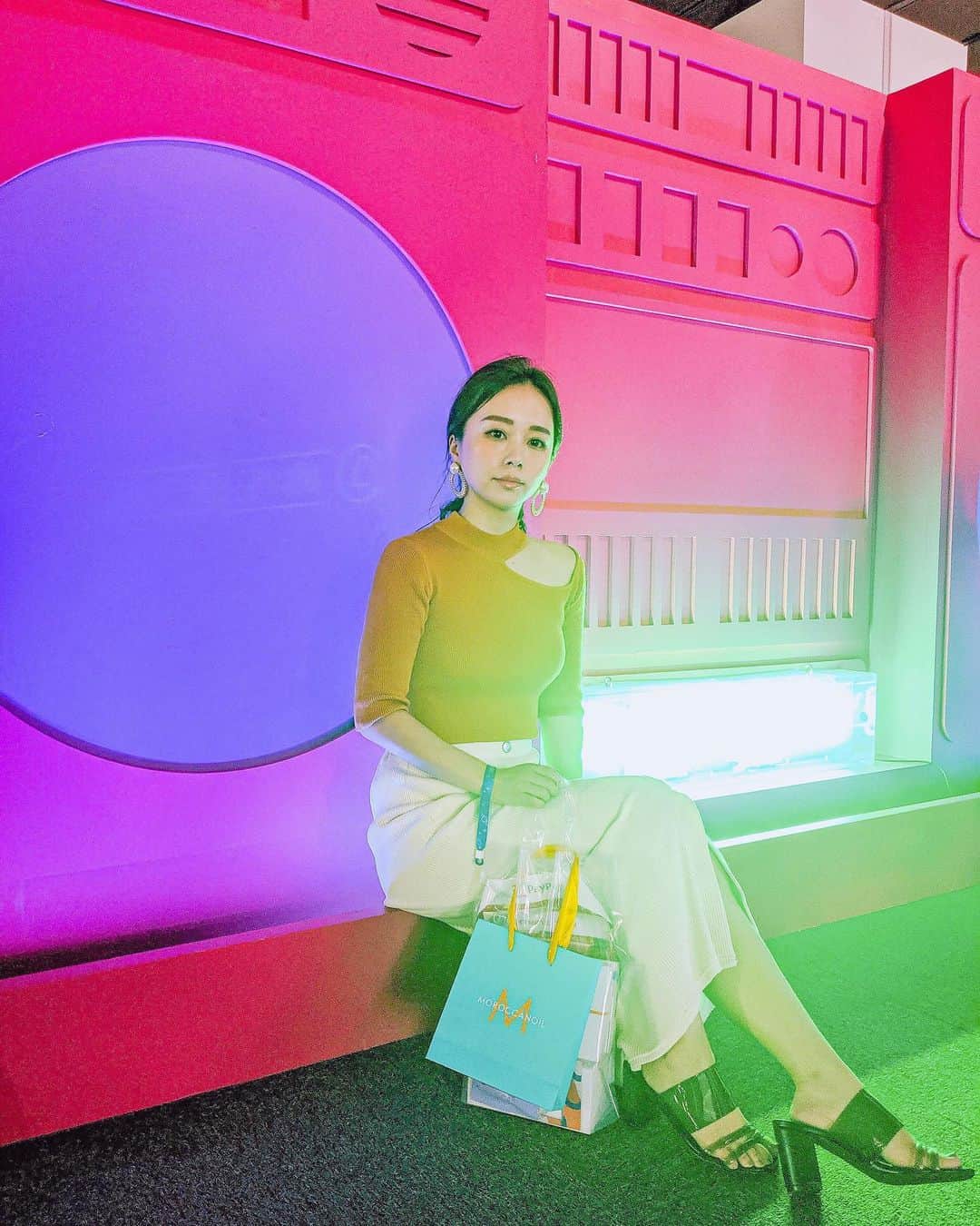 野田華子さんのインスタグラム写真 - (野田華子Instagram)「6月15日(土)・16日(日)の2日間、東京・渋谷のベルサール渋谷ガーデンにて開催されてるLA発・世界最大級の美容フェス﻿ BEAUTYCON TOKYOに行ってきました🗼﻿ ﻿ 2019年のメイクトレンドからテクニック、コスメに関連したライフスタイルなど、最新のビューティートレンドをキャッチ出来るような内容で﻿ ﻿ コスメブースには人気の鉄板コスメから最新コスメなどがズラリ✨﻿ 女の子にはたまらない空間でした💄💕﻿ ﻿ パパ付き合ってくれてありがとう😂🙏💕﻿ ﻿ ﻿ ﻿ #beautycontokyo﻿ #PR﻿ #コスメ﻿ #最新コスメ﻿ #美容」6月15日 18時43分 - noda.hanako
