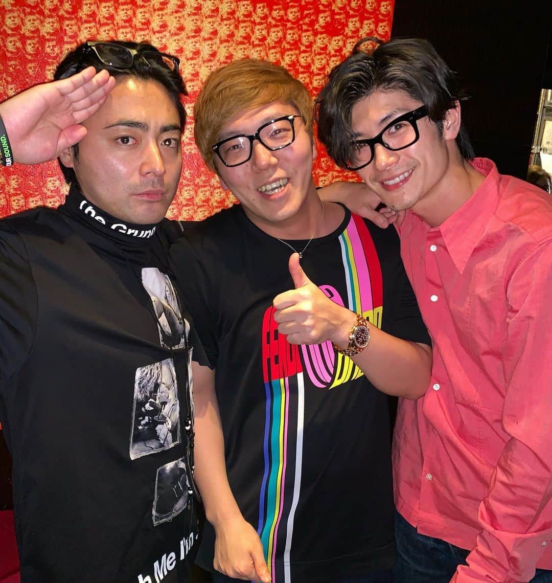 HIKAKINのインスタグラム：「この間意気投合したみんなと！😎🎉」