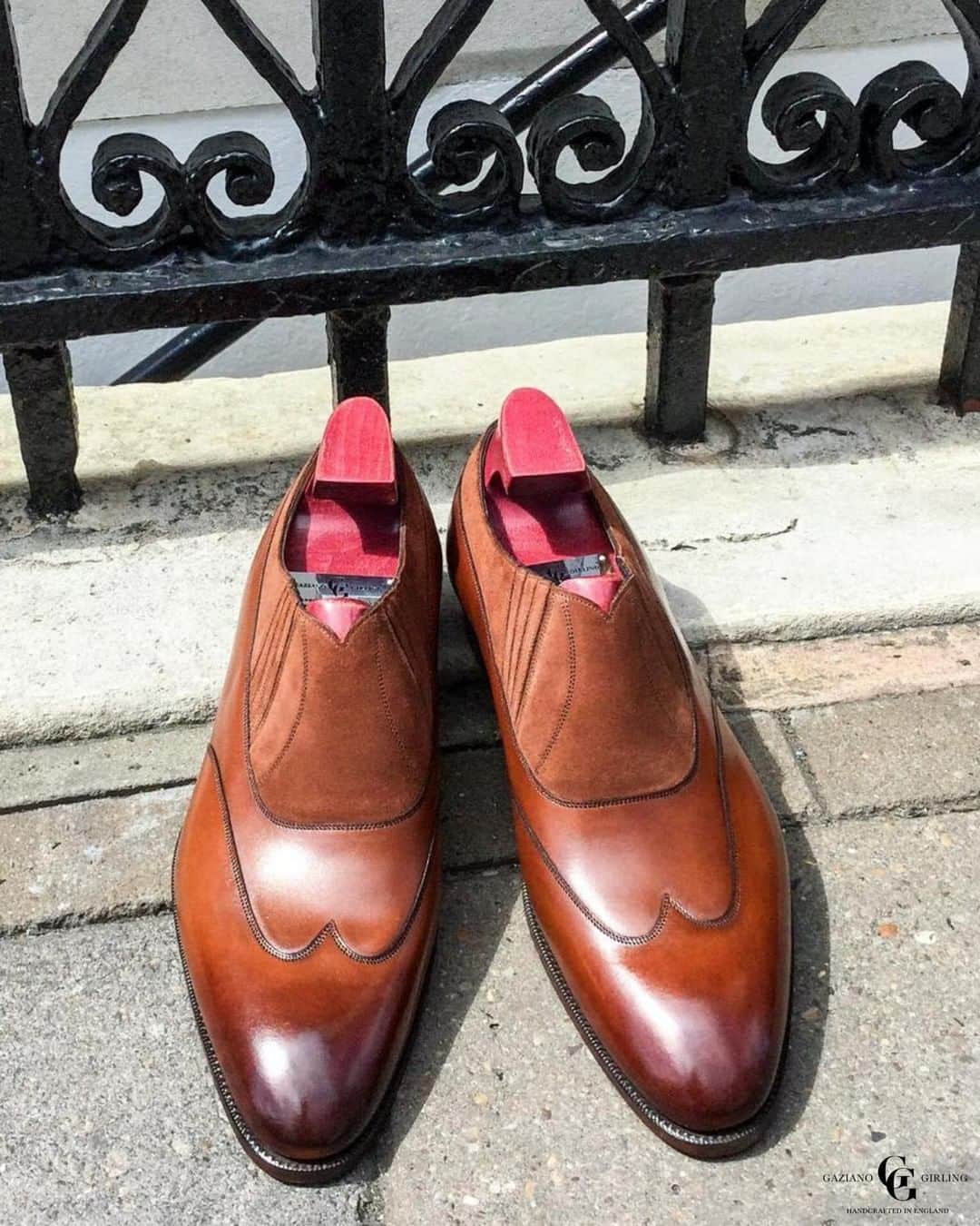 ガジアーノ&ガーリングさんのインスタグラム写真 - (ガジアーノ&ガーリングInstagram)「A Gaziano Girling classic! The Malvern in polo suede and vintage cedar, on the DG70 last. #savilerow #ggmalvern . . . . . . . . .  #shoes #mensshoes #boots #mensboots #menboots #menshoes #shoegame #highendshoes #whatsonyourfeet #shoestyle #shoegamecrazy #shoegameonpoint #shoegamestrong #dapper #ootd #shoesaddict #shoesforsale #mensfashion #kickstagram #sotd #mensfashionpost #menswear #menwear #menstyle #mensstyle #shoegazing #shoestagram #shoeplug」6月15日 19時00分 - gazianogirling