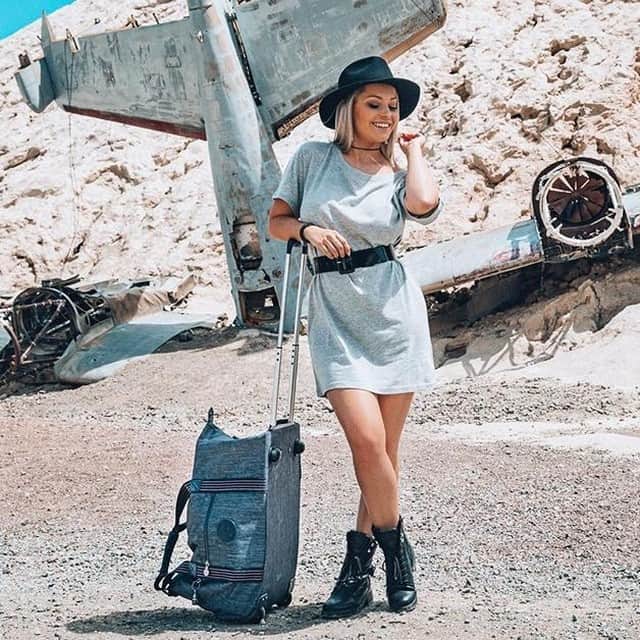 のインスタグラム：「Travelling inspire us and @marissagalle 💭 Where would you take this versatile Art On Wheels? #travel」