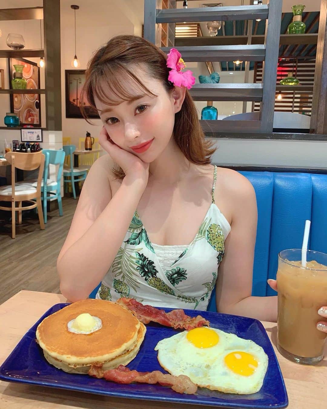 のインスタグラム：「ㅤㅤㅤ  ㅤㅤㅤ  グアムのmorningは やっぱりIHOP！🥞 💓 ㅤㅤㅤ ㅤㅤㅤ #IHOP #アイホップ #アイホップグアム #おかじ旅行記 #グアム #Guam #Guammorning #岡島かれん#グルメ岡島 #morning #instaguam_cp #okaji_guam」