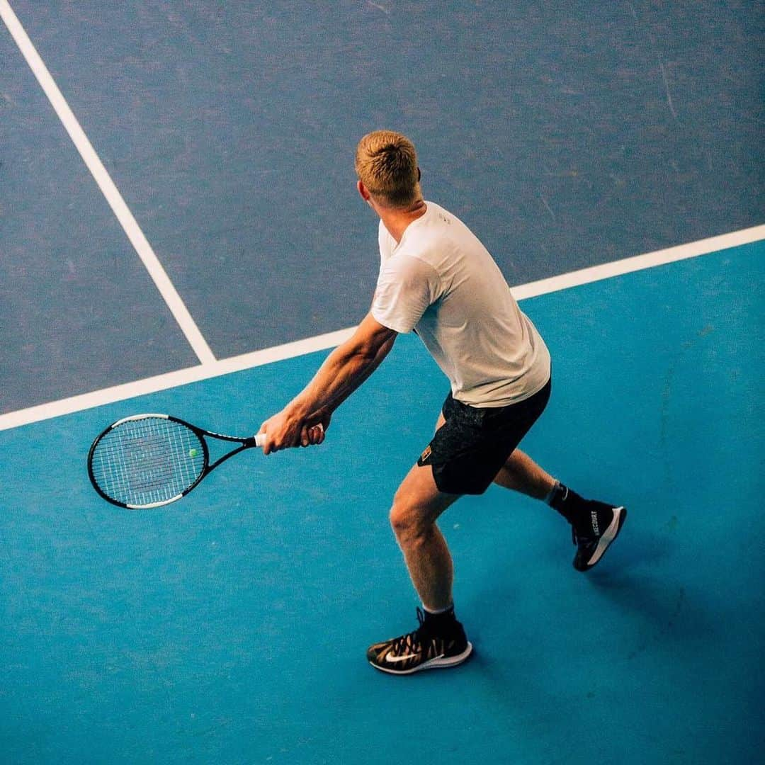 カイル・エドマンドさんのインスタグラム写真 - (カイル・エドマンドInstagram)「Indoor - outdoor - grass court - hard court - we are getting it done . . . #tennis #nike #hardcourt #determined #traintowin」6月15日 19時41分 - kyle.edmund