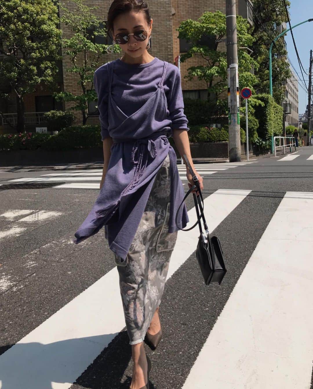 黒石奈央子さんのインスタグラム写真 - (黒石奈央子Instagram)「AMERI AW ふく . JUBAN COIL KNIT SET ¥18500＋tax VIOLET OBI SK ¥18500+tax . ジャガード織りのVIOLETシリーズよスカート❤️ パープルベースの色味がとっても可愛いのだ！ .  先行予約期間第2弾  6/20〜6/24 web & 心斎橋 6/20.21  代官山 6/22〜6/24  ルミネ  @ameri_shinjuku @amerivintage @ameri_daikanyama @ameri.shinsaibashi #ameri#amerivintage #fashion #coordinate#ootd#outfit#osanposnap #705_outfit #大人ファッション #大人コーディネート #大人スタイル #modestyle #modefashion#modecasual #2019autumnwinter#先行予約 #japonism」6月15日 19時53分 - blackstone705