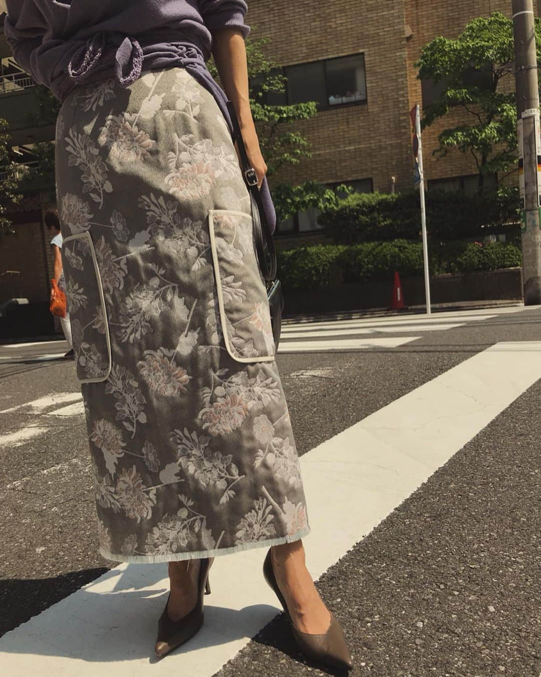 黒石奈央子さんのインスタグラム写真 - (黒石奈央子Instagram)「AMERI AW ふく . JUBAN COIL KNIT SET ¥18500＋tax VIOLET OBI SK ¥18500+tax . ジャガード織りのVIOLETシリーズよスカート❤️ パープルベースの色味がとっても可愛いのだ！ .  先行予約期間第2弾  6/20〜6/24 web & 心斎橋 6/20.21  代官山 6/22〜6/24  ルミネ  @ameri_shinjuku @amerivintage @ameri_daikanyama @ameri.shinsaibashi #ameri#amerivintage #fashion #coordinate#ootd#outfit#osanposnap #705_outfit #大人ファッション #大人コーディネート #大人スタイル #modestyle #modefashion#modecasual #2019autumnwinter#先行予約 #japonism」6月15日 19時53分 - blackstone705