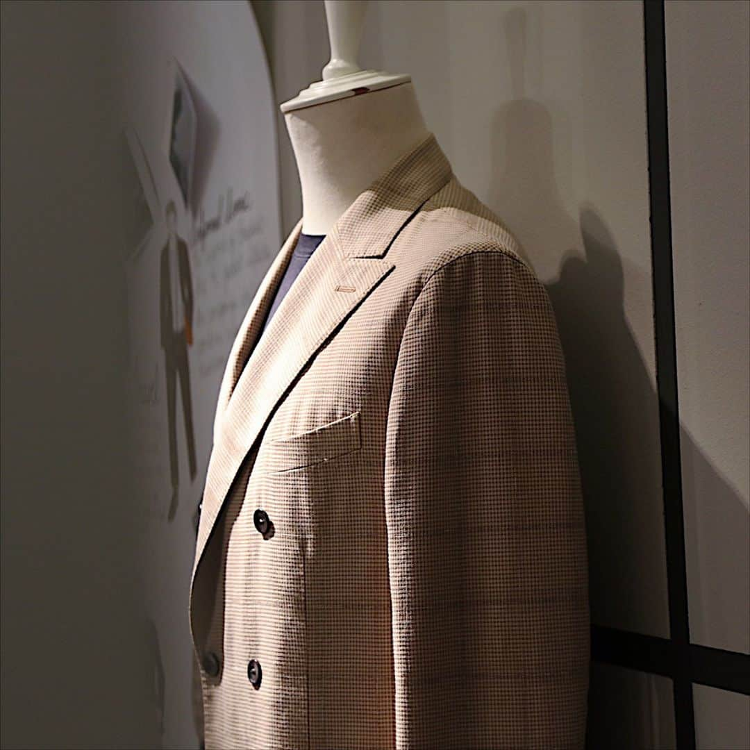 ボリオリさんのインスタグラム写真 - (ボリオリInstagram)「Small, immediately recognisable details from the brand new #Boglioli #SS20 collection at Pitti Immagine Uomo  #pitti96 #pittiuomo #pu96」6月15日 20時00分 - boglioliofficial