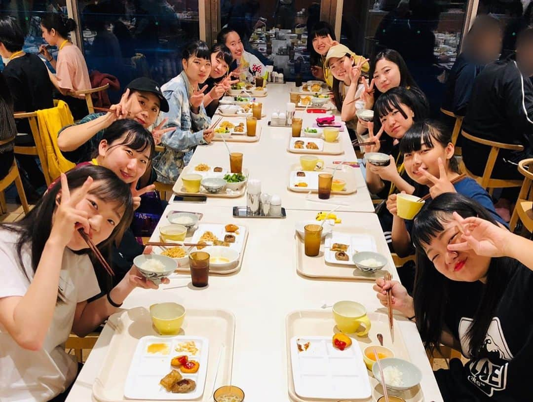 Tokyo School of Music&danceさんのインスタグラム写真 - (Tokyo School of Music&danceInstagram)「ダンスキャンプ1日目💃⛺️！ ・ レクやレッスンを終えて 宿舎でバイキング❤︎😋🍽 ・ とっても楽しんでますᐠ( ᐛ )ᐟ ・ #dancerscamp #tsm#tsm西葛西  #dance#camp #enjoy」6月15日 20時10分 - tsm_musicdance