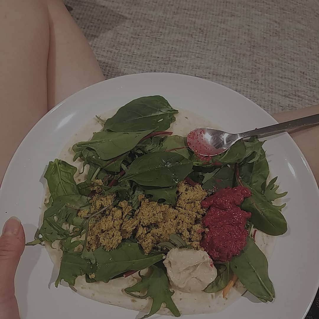 小林レイミさんのインスタグラム写真 - (小林レイミInstagram)「Hummusが簡単に手に入ってソファーでごろごろしながら食べれる生活∞🥗 #salad #hummus #falafel #vegetarian #bedtime #lifestyle #melbourneeat #veganfood #cookingram #sweet #スウィートインスタ #おうちごはん #ビーガン #ファラフェル #フムス」6月15日 20時09分 - _reimi._____