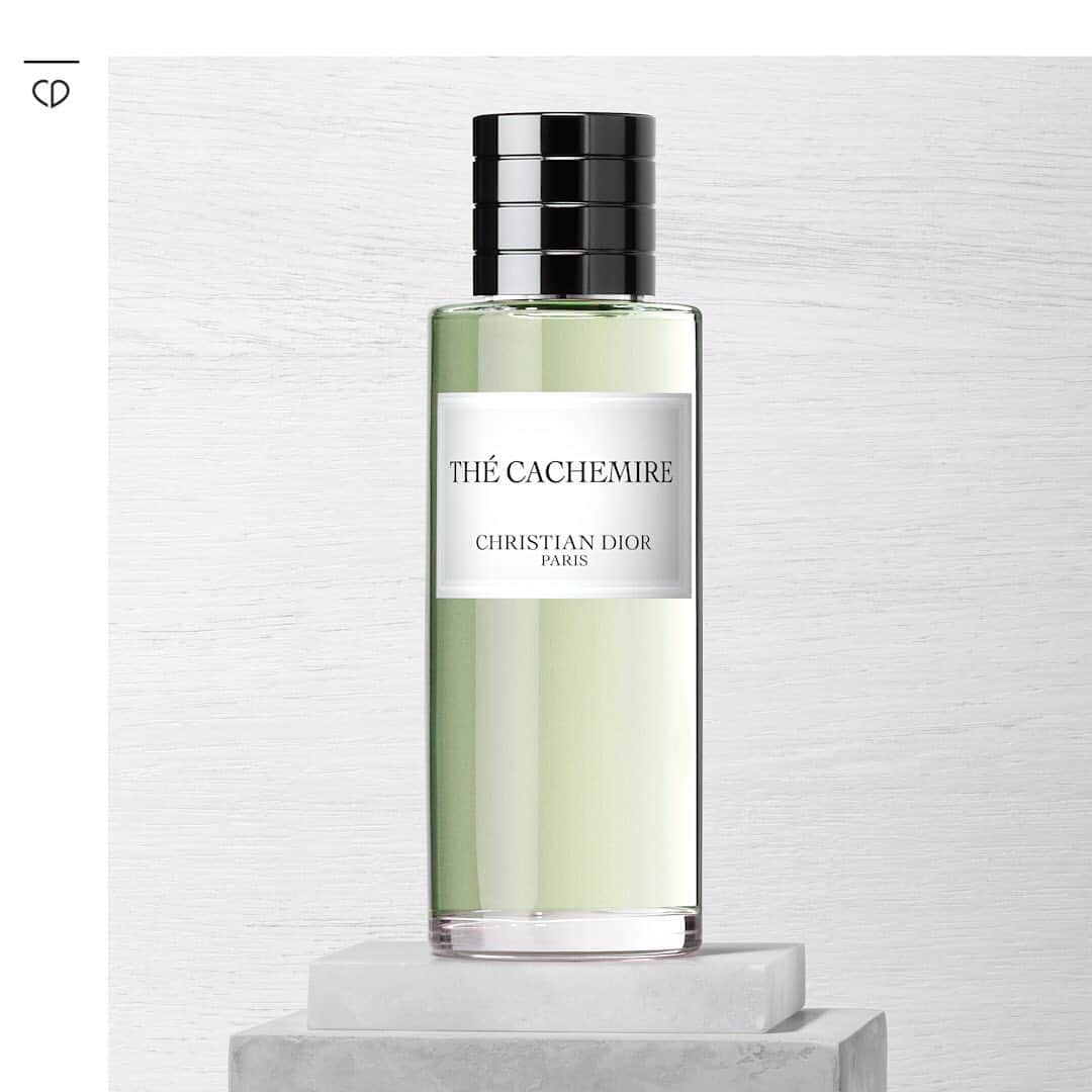 クリスチャンディオールさんのインスタグラム写真 - (クリスチャンディオールInstagram)「“This composition is as soft as a precious cashmere sweater. Thé Cachemire is as radiant as white flowers and as softly comforting as its cocooning musk notes.” #françoisdemachy Dior perfumer creator. • #diorparfums #maisonchristiandior @diorparfums」6月15日 20時09分 - dior