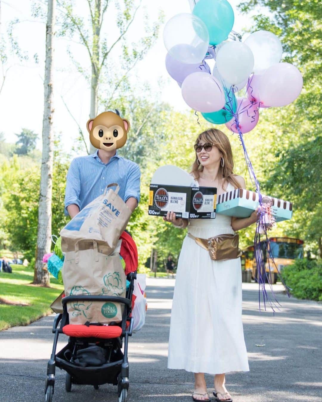 吉田ちかさんのインスタグラム写真 - (吉田ちかInstagram)「Had a family picnic to celebrate Pudding’s first birthday!! I have to say it’s been awhile since my last DIY project so I enjoyed staying up late making all of the decorations! A big thanks to my family for helping make this party possible! Can’t wait to show Pudding all of the pictures and videos from this party someday!﻿ ﻿ A huge thanks to all of you for supporting us in our first year as parents.  Pudding has become such a social, people-person (baby lol) because of all the Chikatomos we run into! Thank you for all the love! ﻿ ﻿ And a big thanks to all of our friends and family for always being there. I still have so much to learn and there are times I feel stressed out and frustrated with myself, but that’s all part of growing up! Because it’s not just Pudding that’s doing the growing! No matter how old you get, there’s always going to be more growing up to be done!﻿ ﻿ To Osaru-san and Pudding, thank you for always letting me be me❤️﻿ ﻿ プリンの1歳の誕生日のお祝いに家族でピクニックをしました！深夜のデコレーション作業、久しぶりのDIYだったので思わず夢中になってしまいました😅 このピクニックを一緒に形にしてくれた家族に感謝！いつかこの日の写真や映像をプリンに見せてあげるのが楽しみ❤️﻿ ﻿ この1年間、「ママとパパ」になった私たちを応援してくれたちか友のみなさん、いつも本当にありがとうございます！色んなところでちか友の方とお会いするのですが、皆さんのお陰でプリンがとっても社交的になりました😊 いつも沢山のラブをありがとうございます！！﻿ ﻿ そして、側で支えてくれた友達や家族にも感謝❤️ まだまだ未熟でストレスを感じることや、自分にイライラすることも沢山あるけど、それが成長ですよね！成長しているのはプリンだけじゃないですからw 人間、何歳になっても成長！﻿ ﻿ おさるさんとプリン、私が常に私らしくいられるのは2人のおかげ。いつもありがとう💕﻿ ﻿ #1歳になってもおさるさんには警戒心w #最後の一枚🤣」6月15日 20時13分 - bilingirl_chika