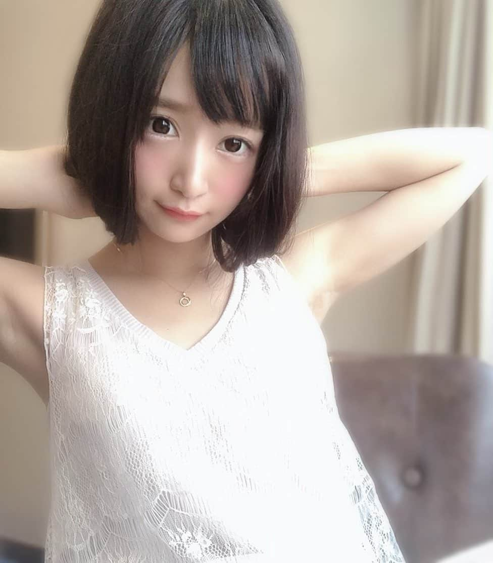 星奈あいさんのインスタグラム写真 - (星奈あいInstagram)「ぼぶにもしたい🥰  #星奈あい #ショートヘア#ボブ #自撮り」6月15日 20時26分 - hoshina_r18