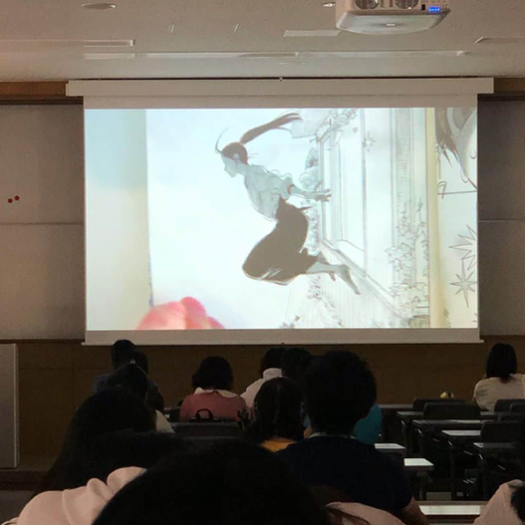 岡田育さんのインスタグラム写真 - (岡田育Instagram)「How does it feel that my co-authored book was shown as a textbook for “History of LGBT expressions on Japanese Manga”... #humbled #🌈 Manga Cultural Studies lectured by Rachel Thorn, at Kyoto Seika University. . . レイチェルソーン先生の授業「マンガ文化論」に潜ってきましたよ。奇しくもテーマは「LGBTとマンガ」。ツーショットはまた今度！ . . #オトコのカラダはキモチいい #オカキモチ #malesenjoyyoursexualities . . #京都精華大学 #kyotoseikauniversity #campusphoto #kyoto #京都 #authorvisits #rachelthorn #レイチェルソーン #知らんがな #リボンの騎士 #princessknight #しまなみ誰そ彼 #ourdreamsatdusk」6月15日 20時30分 - okadaic